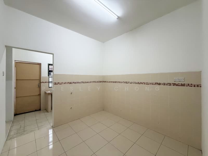 Rumah Teres 1.5-Tingkat untuk Dijual di Taman Sejahtera (Kampar) - Presley Chong - Dry Kitchen - PropertyGuru.com.my