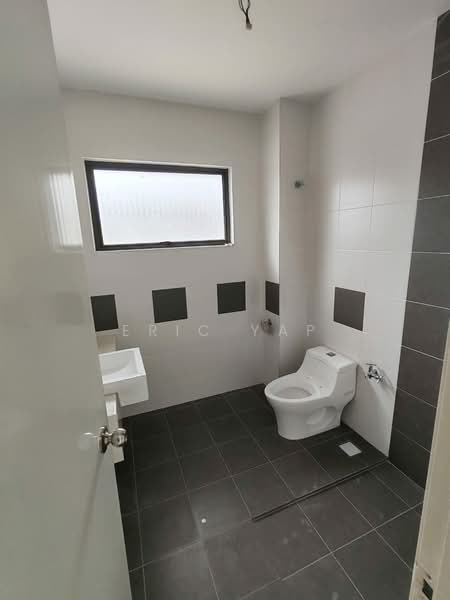 Terraced House for Sale in Taman Semenyih Mewah (Semenyih) - Eric Yap - Bathroom - PropertyGuru.com.my