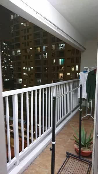 Kondominium untuk Dijual di Platinum Lake PV 15 - Jaden Chai - Balcony - PropertyGuru.com.my