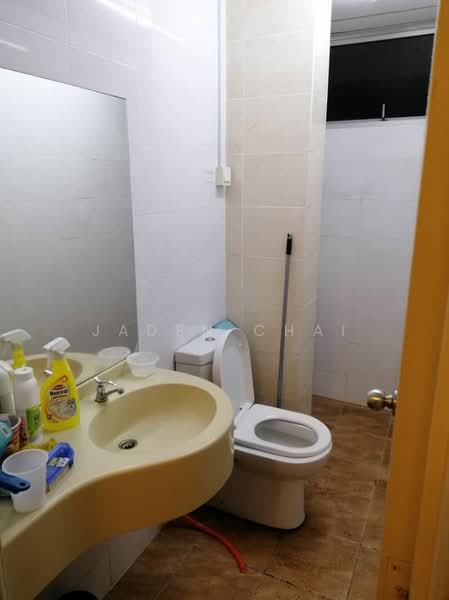 Kondominium untuk Dijual di Platinum Lake PV 15 - Jaden Chai - Bathroom - PropertyGuru.com.my