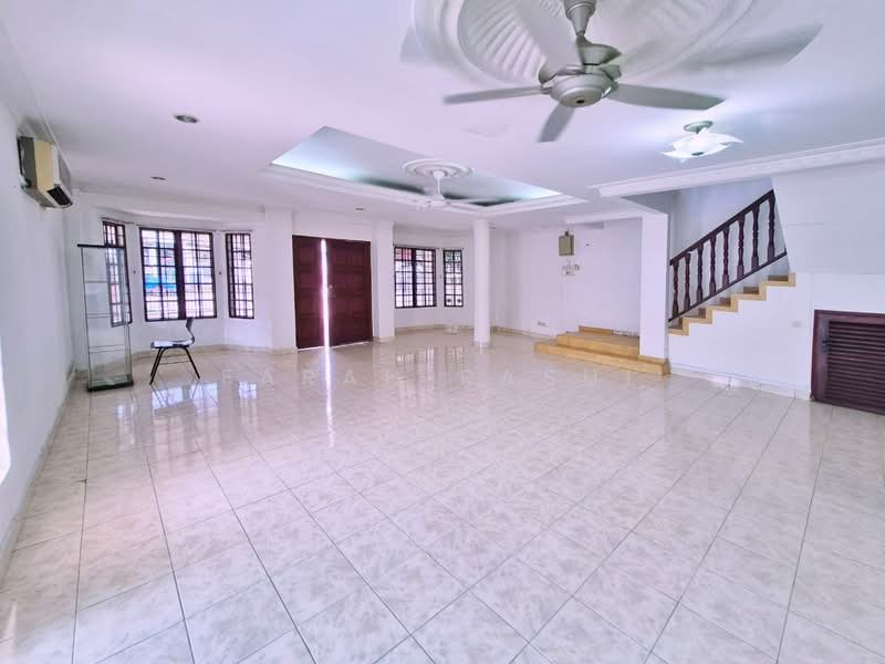 Rumah Teres 2-Tingkat untuk Dijual di Seksyen 7 (Kota Damansara) - Farah Rasul - Living Room - PropertyGuru.com.my