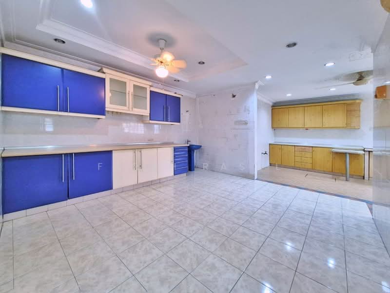 Rumah Teres 2-Tingkat untuk Dijual di Seksyen 7 (Kota Damansara) - Farah Rasul - Kitchen - PropertyGuru.com.my