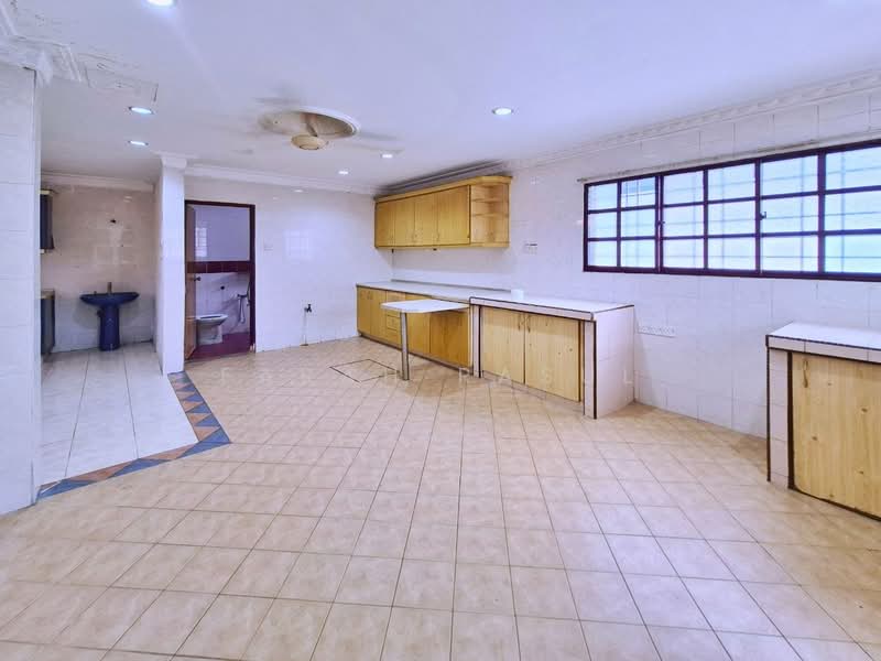 Rumah Teres 2-Tingkat untuk Dijual di Seksyen 7 (Kota Damansara) - Farah Rasul - Kitchen - PropertyGuru.com.my