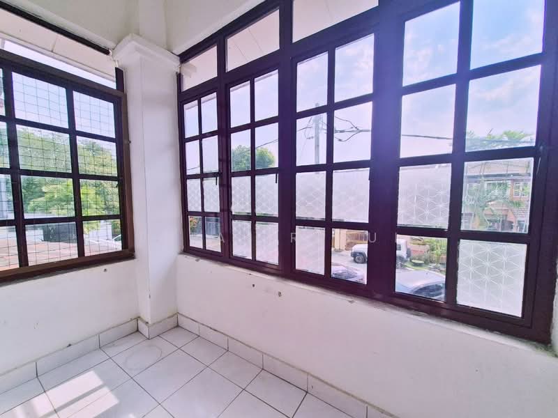 Rumah Teres 2-Tingkat untuk Dijual di Seksyen 7 (Kota Damansara) - Farah Rasul - Balcony - PropertyGuru.com.my