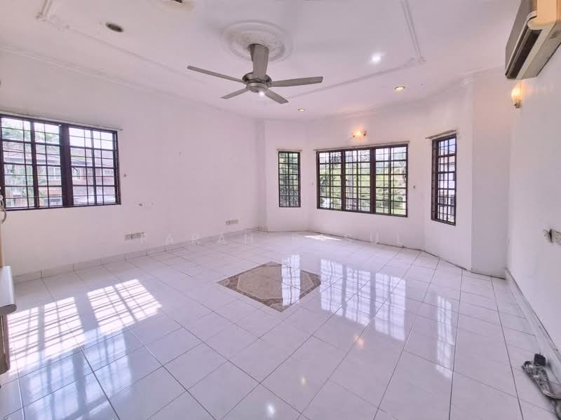 Rumah Teres 2-Tingkat untuk Dijual di Seksyen 7 (Kota Damansara) - Farah Rasul - Living Room - PropertyGuru.com.my