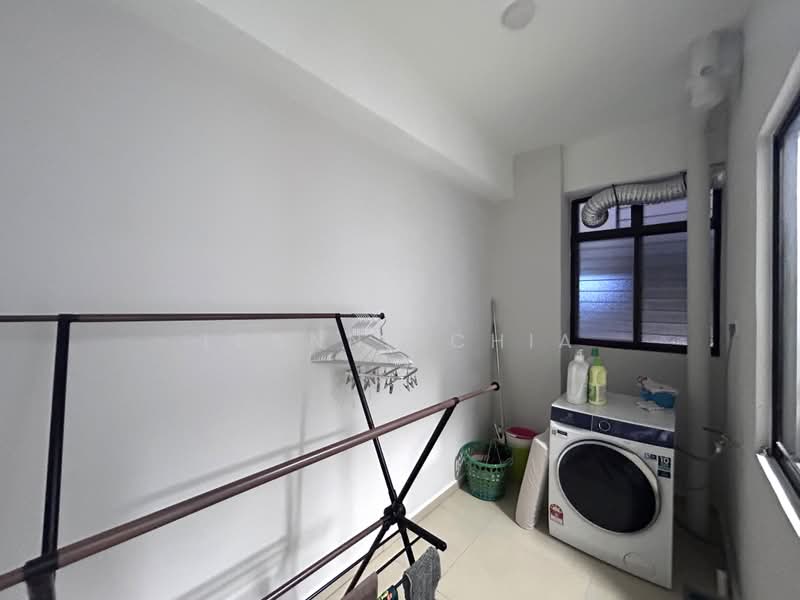 Condominium for Sale at Bayu Tasik 2 - Leanne Chia - Yard - PropertyGuru.com.my