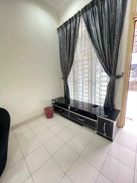 Rumah Teres 1-Tingkat untuk Disewa di Mutiara Rini (Skudai) - Noctis Tan - Living Room - PropertyGuru.com.my