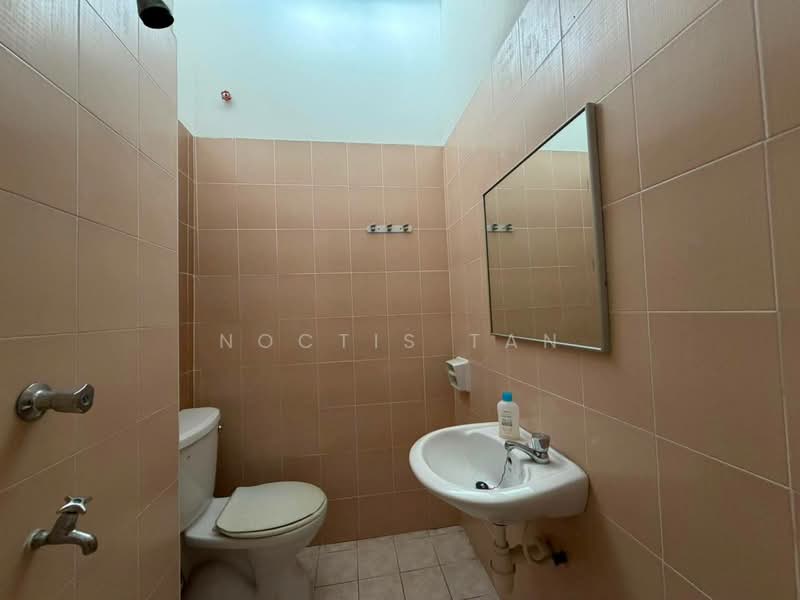 Rumah Teres 1-Tingkat untuk Disewa di Mutiara Rini (Skudai) - Noctis Tan - Bathroom - PropertyGuru.com.my