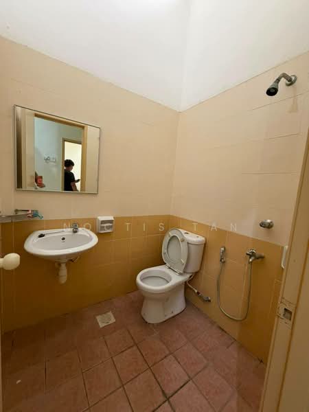 Rumah Teres 1-Tingkat untuk Disewa di Mutiara Rini (Skudai) - Noctis Tan - Bathroom - PropertyGuru.com.my