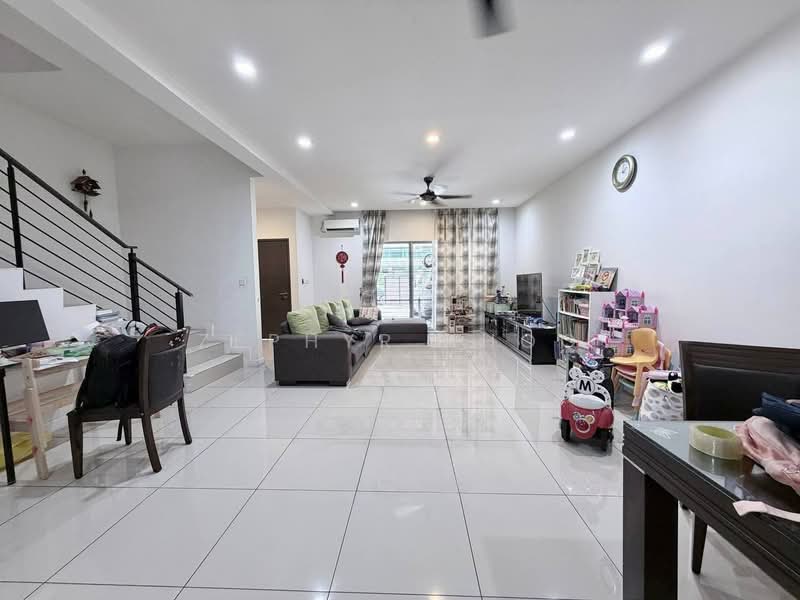 2-storey Terraced House for Sale in Taman Nusa Idaman (Iskandar Puteri (Nusajaya)) - Zephyr Khoo - Living Room - PropertyGuru.com.my