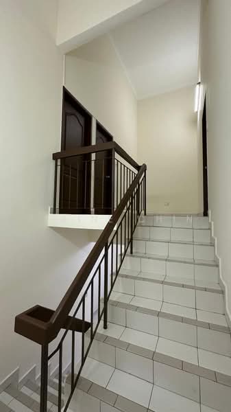 Rumah Teres 2-Tingkat untuk Disewa di Bukit Rahman Putra (Sungai Buloh) - Elaine Chin - Corridor - PropertyGuru.com.my