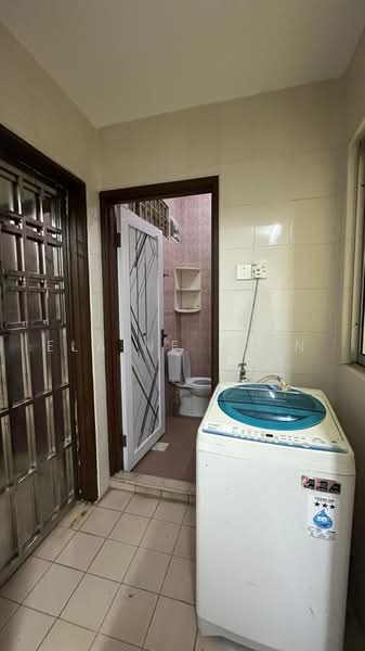 Rumah Teres 2-Tingkat untuk Disewa di Bukit Rahman Putra (Sungai Buloh) - Elaine Chin - Bathroom - PropertyGuru.com.my