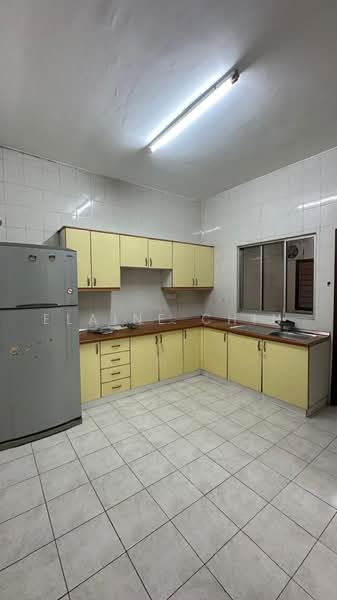 Rumah Teres 2-Tingkat untuk Disewa di Bukit Rahman Putra (Sungai Buloh) - Elaine Chin - Kitchen - PropertyGuru.com.my