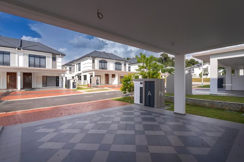 Semi-Detached House for Sale in Setia Alam (Selangor) - Vitas Tan - Exterior - PropertyGuru.com.my