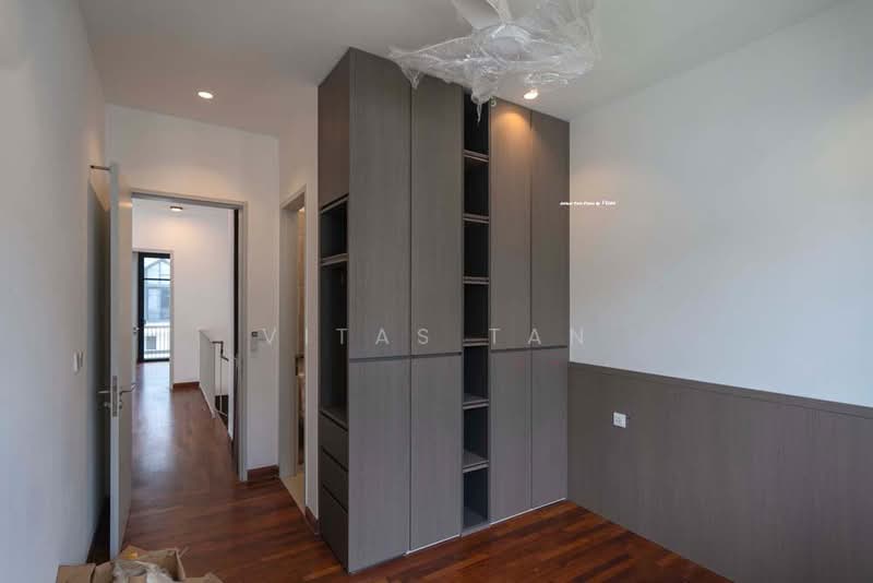 Semi-Detached House for Sale in Setia Alam (Selangor) - Vitas Tan - Corridor - PropertyGuru.com.my