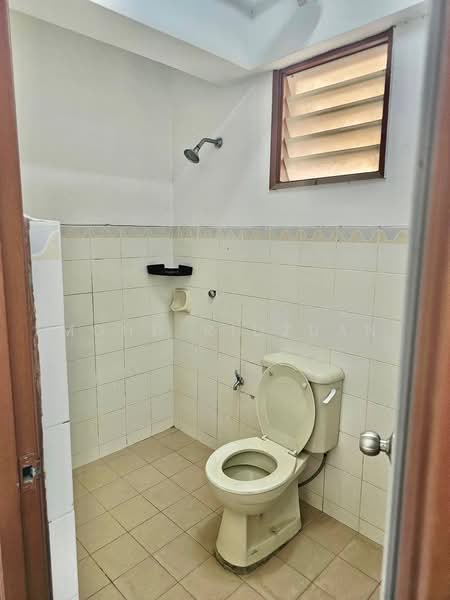 Pangsapuri untuk Dijual di Tasik Heights Apartment - Mohd Ridzuan - Bathroom - PropertyGuru.com.my