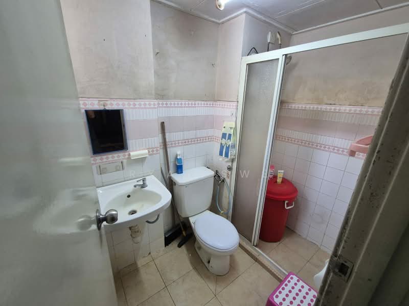 Condominium for Sale at Paradesa Rustica - Ryan Swe - Bathroom - PropertyGuru.com.my
