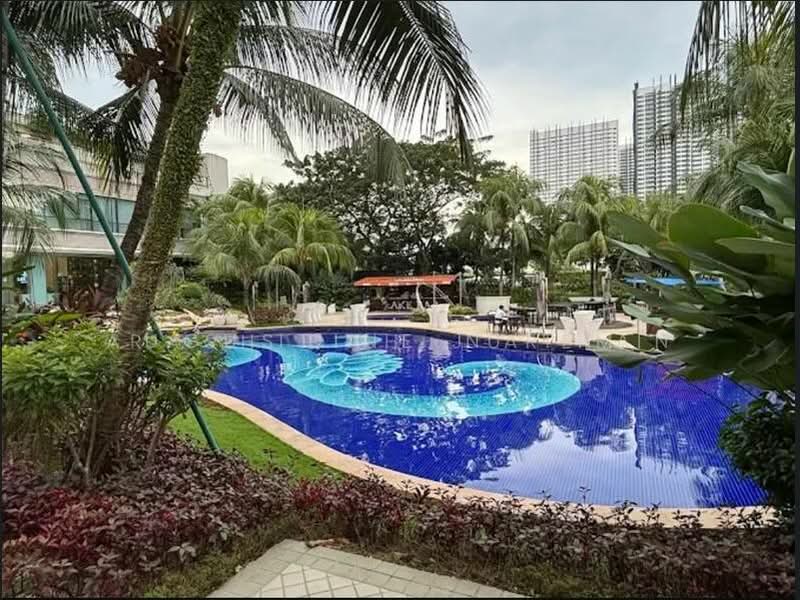 Kediaman Servis untuk Dijual di Baron Residence @ Lake City - Augustine Nathan - Pool - PropertyGuru.com.my