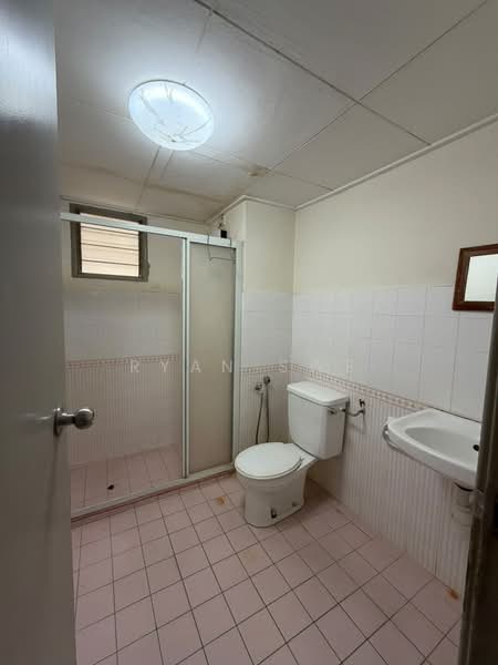 Condominium for Sale at Paradesa Rustica - Ryan Swe - Bathroom - PropertyGuru.com.my