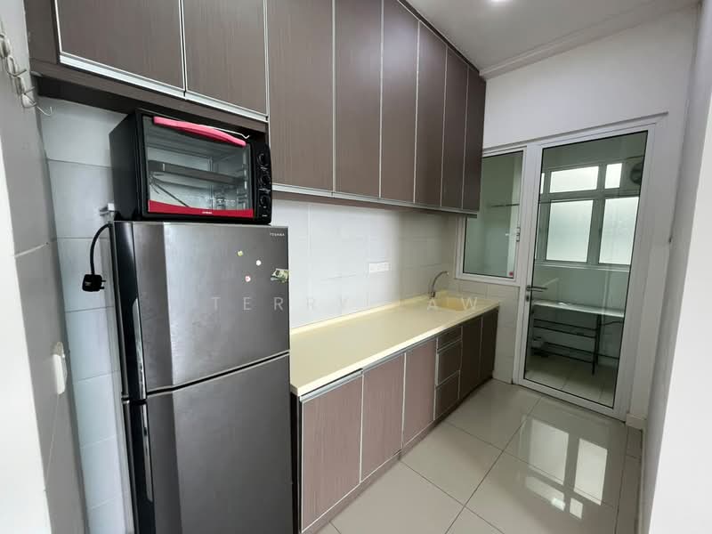 Kediaman Servis untuk Dijual di Desa Green - Terry Law - Kitchen - PropertyGuru.com.my