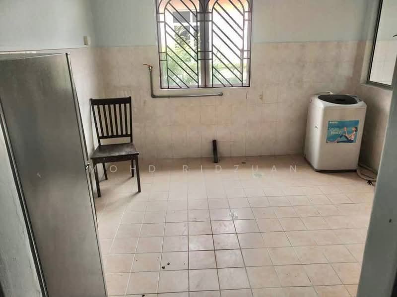 Bungalow House for Sale in Taman Tasik Semenyih (Semenyih) - Mohd Ridzuan - Kitchen - PropertyGuru.com.my