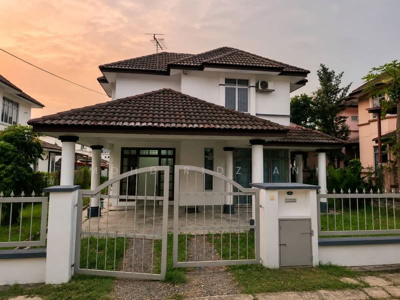 Bungalow House for Sale in Taman Tasik Semenyih (Semenyih) - Mohd Ridzuan - Exterior - PropertyGuru.com.my