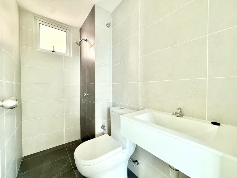 Service Residence for Sale at Residensi MH Platinum 2 - Ahmad Farhi - Bathroom - PropertyGuru.com.my