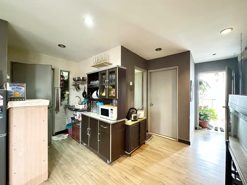 Pangsapuri untuk Dijual di The Lumayan Apartment - Ahmad Farhi - Kitchen - PropertyGuru.com.my
