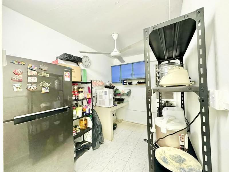 Pangsapuri untuk Dijual di The Lumayan Apartment - Ahmad Farhi - Kitchen - PropertyGuru.com.my