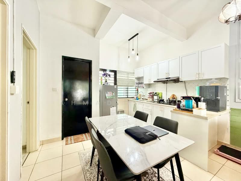 Rumah Bandar untuk Dijual di Taman Kantan Permai (Kajang) - Ahmad Farhi - Kitchen - PropertyGuru.com.my