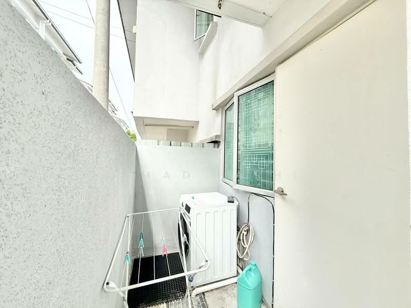 Rumah Bandar untuk Dijual di Taman Kantan Permai (Kajang) - Ahmad Farhi - Exterior - PropertyGuru.com.my