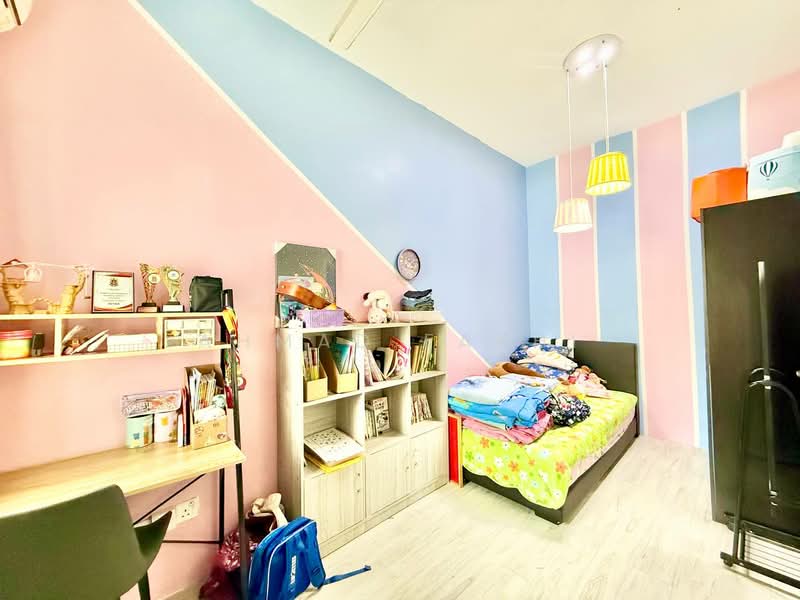 Rumah Bandar untuk Dijual di Taman Kantan Permai (Kajang) - Ahmad Farhi - Bedroom - PropertyGuru.com.my