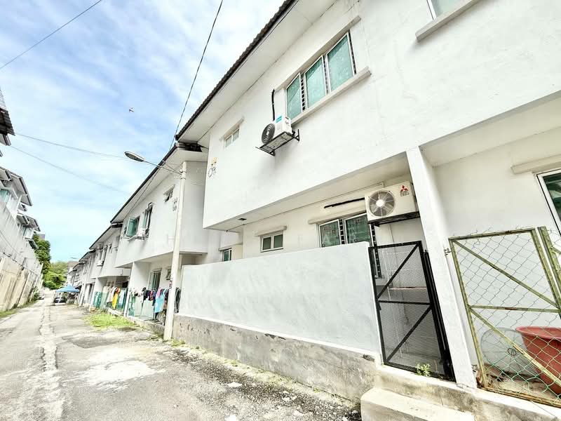 Rumah Bandar untuk Dijual di Taman Kantan Permai (Kajang) - Ahmad Farhi - Exterior - PropertyGuru.com.my