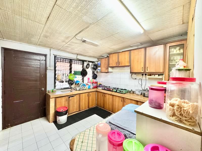 1-storey Terraced House for Sale in Bandar Tun Razak (Cheras) - Ahmad Farhi - Kitchen - PropertyGuru.com.my