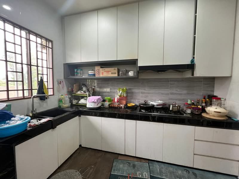 2.5-storey Terraced House for Sale in Kota Emerald (Rawang) - David Lee - Kitchen - PropertyGuru.com.my