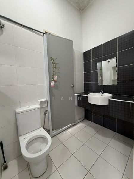 2-storey Terraced House for Rent in Setia Eco Gardens (Gelang Patah) - Yoland . - Bathroom - PropertyGuru.com.my