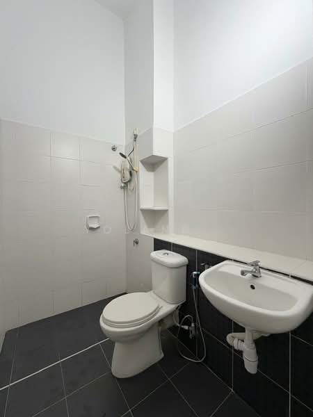 2-storey Terraced House for Rent in Setia Eco Gardens (Gelang Patah) - Yoland . - Bathroom - PropertyGuru.com.my
