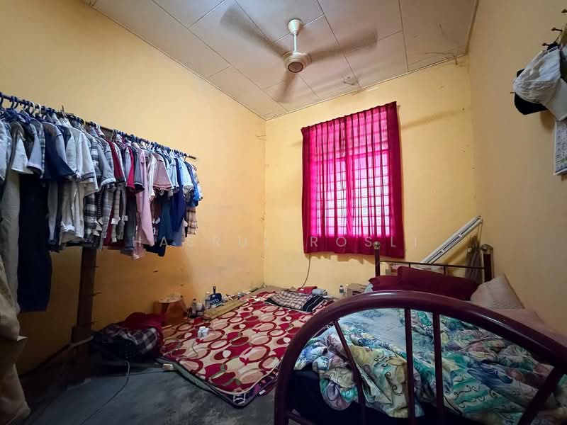 1-storey Terraced House for Sale in Taman Lembah Bujang (Merbok) - Hasrul Rosli - Bedroom - PropertyGuru.com.my