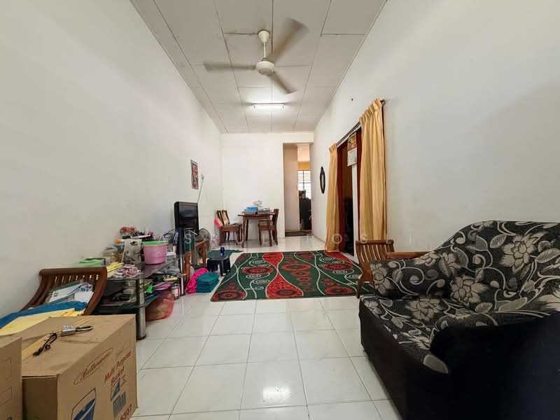 1-storey Terraced House for Sale in Taman Lembah Bujang (Merbok) - Hasrul Rosli - Living Room - PropertyGuru.com.my