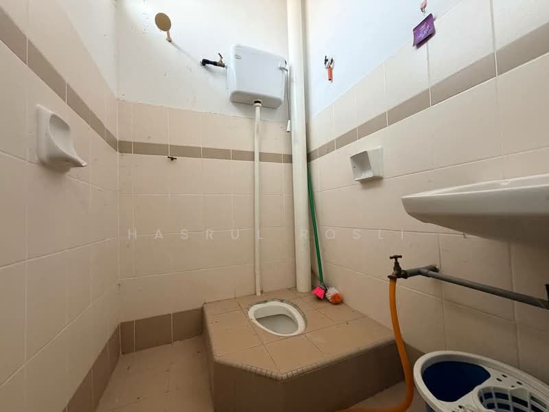 1-storey Terraced House for Sale in Taman Lembah Bujang Utama (Bujang) - Hasrul Rosli - Bathroom - PropertyGuru.com.my