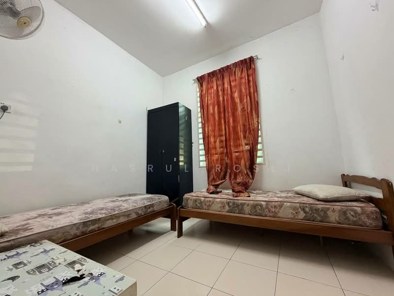 1-storey Terraced House for Sale in Taman Lembah Bujang Utama (Bujang) - Hasrul Rosli - Bedroom - PropertyGuru.com.my