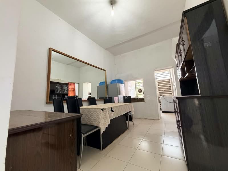 1-storey Terraced House for Sale in Taman Lembah Bujang Utama (Bujang) - Hasrul Rosli - Dining Room - PropertyGuru.com.my