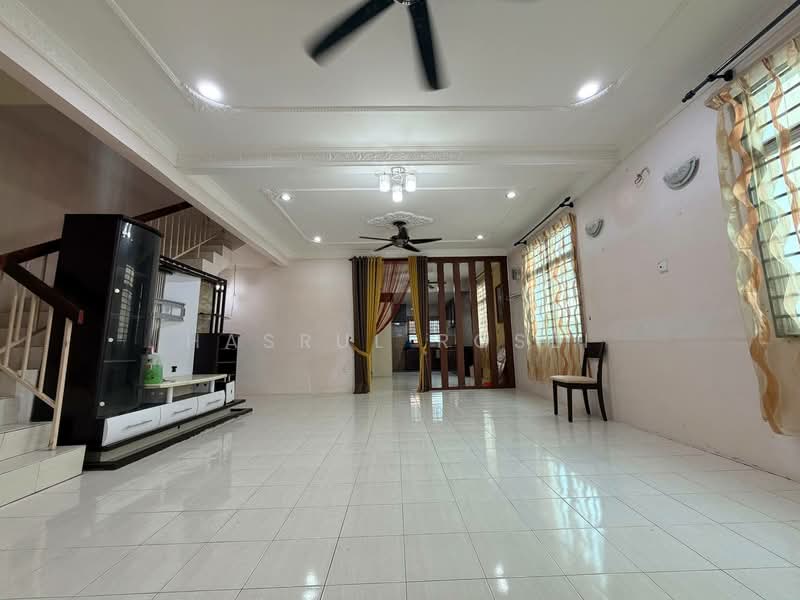 Rumah Teres 2-Tingkat untuk Dijual di Bandar Utama (Sungai Petani) - Hasrul Rosli - Living Room - PropertyGuru.com.my