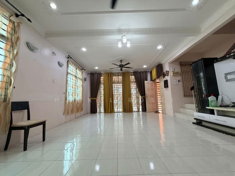 Rumah Teres 2-Tingkat untuk Dijual di Bandar Utama (Sungai Petani) - Hasrul Rosli - Living Room - PropertyGuru.com.my