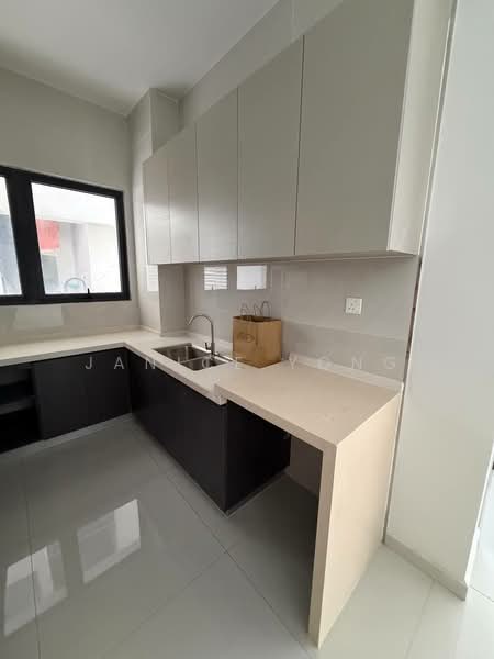 Kondominium untuk Dijual di Bay Point @ Country Garden Danga Bay - Janice Yong - Kitchen - PropertyGuru.com.my