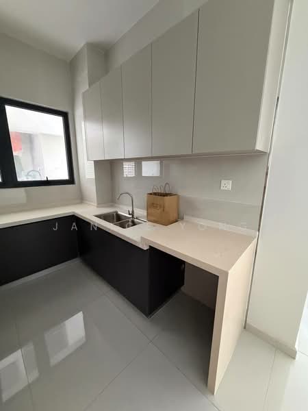 Kondominium untuk Dijual di Bay Point @ Country Garden Danga Bay - Janice Yong - Kitchen - PropertyGuru.com.my