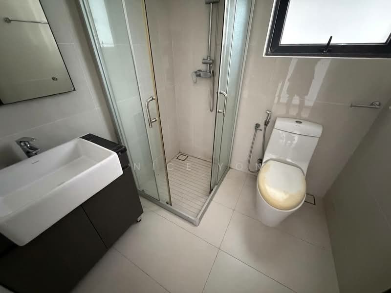 Kondominium untuk Dijual di Bay Point @ Country Garden Danga Bay - Janice Yong - Bathroom - PropertyGuru.com.my