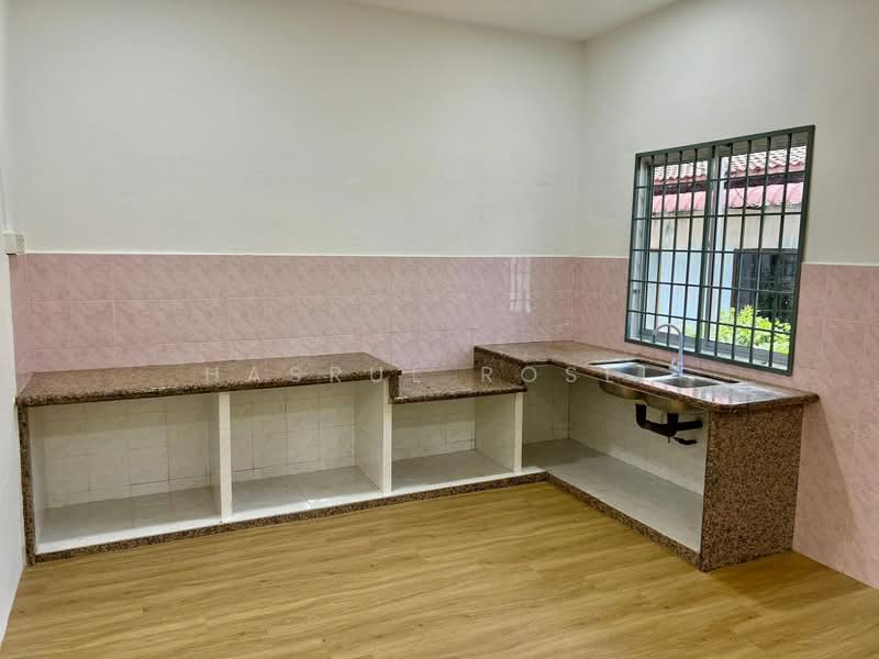 Rumah Teres 1-Tingkat untuk Dijual di Sungai Lalang (Kedah) - Hasrul Rosli - Kitchen - PropertyGuru.com.my