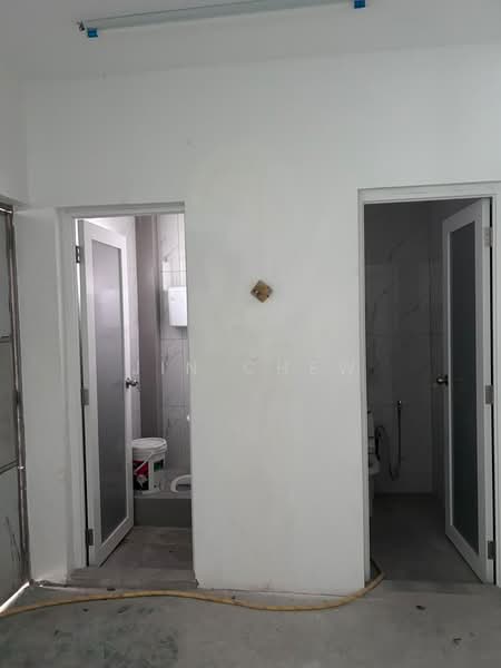 Shop / Office untuk Disewa di Taman Pelangi (Johor Bahru) - Jin Chew - Bathroom - PropertyGuru.com.my