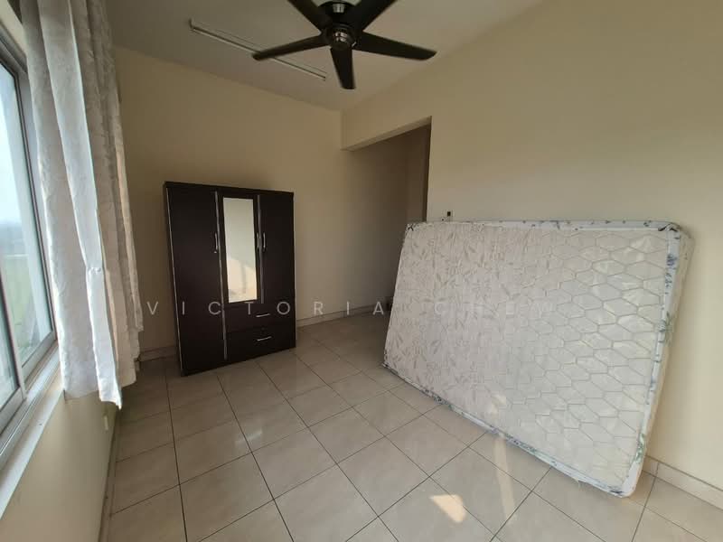 Condominium for Sale at Lagoon Suites - Victoria Chew - Bedroom - PropertyGuru.com.my